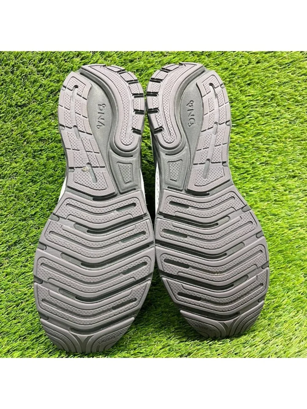 Brooks Anthem 6 Mens Size 12 Gray Black Athletic Running Walking Shoes Sneakers